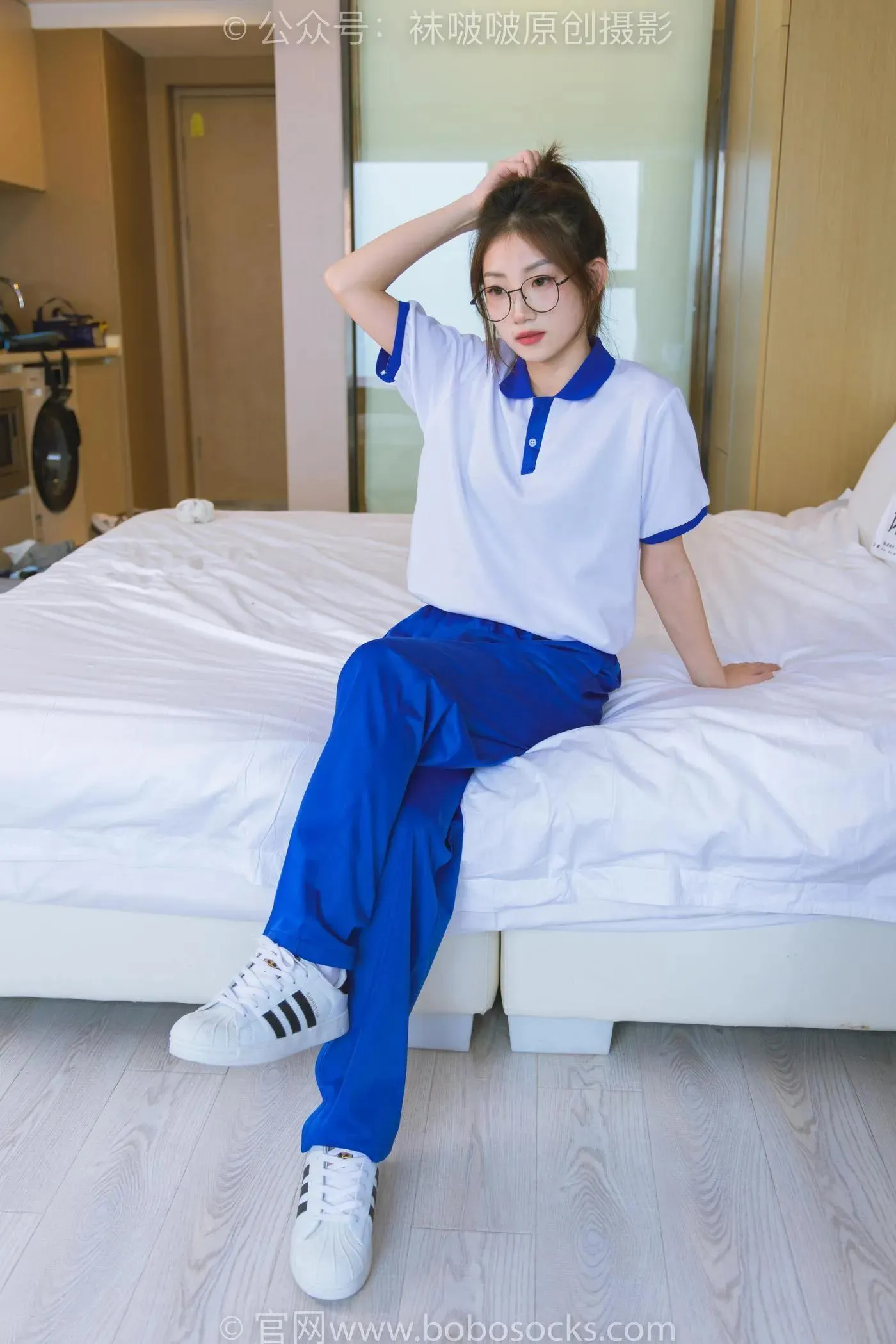 [BoBoSocks袜啵啵]NO.193 小沫-贝壳头板鞋、白棉袜、肉丝、校服裤里丝 [140P]插图4